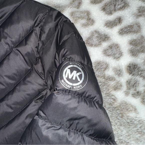 Michael Kors Black Packable Down Fill Jacket - Picture 4 of 4